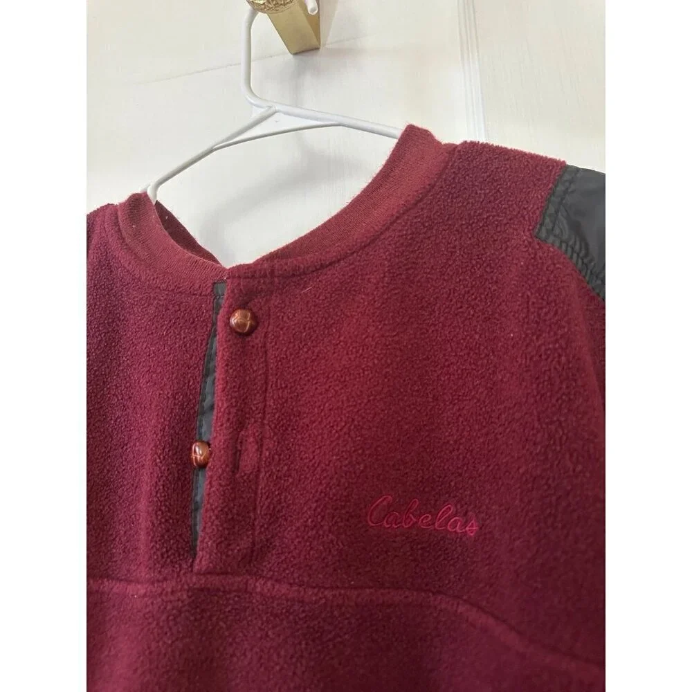 Cabela’s men’s size medium red sweater